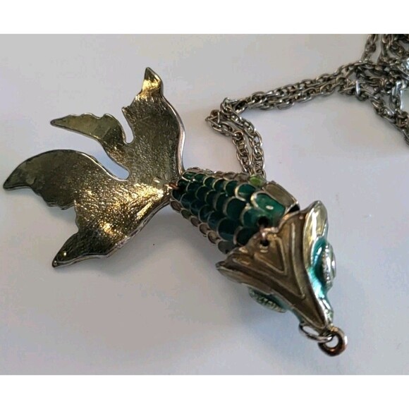 VINTAGE KOI FISH ARTICULATED ENAMEL CLOISONNÉ PENDANT 34” Silvertone Chain - Picture 4 of 7